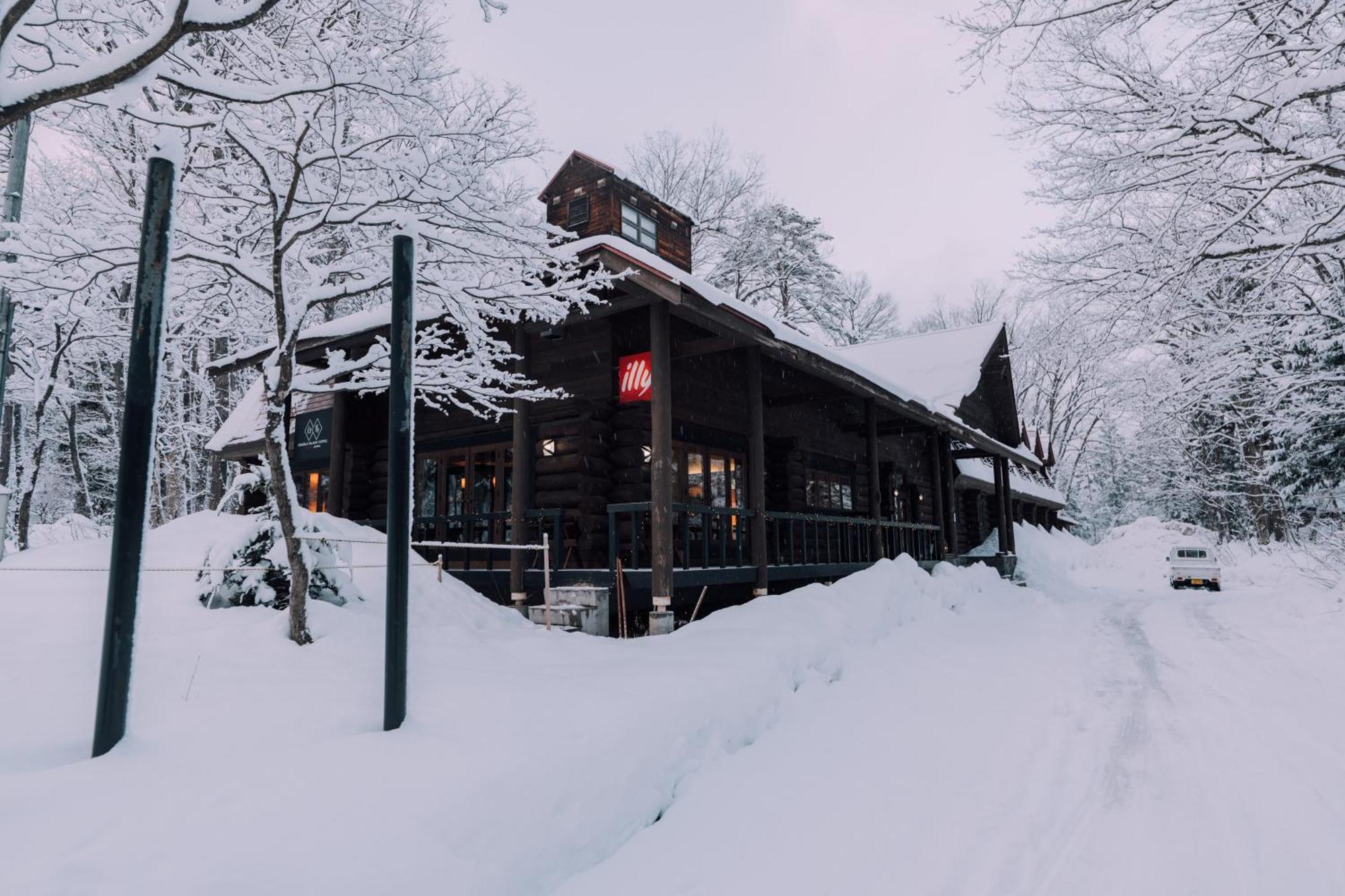 Double Black Hotel Hakuba Exterior photo