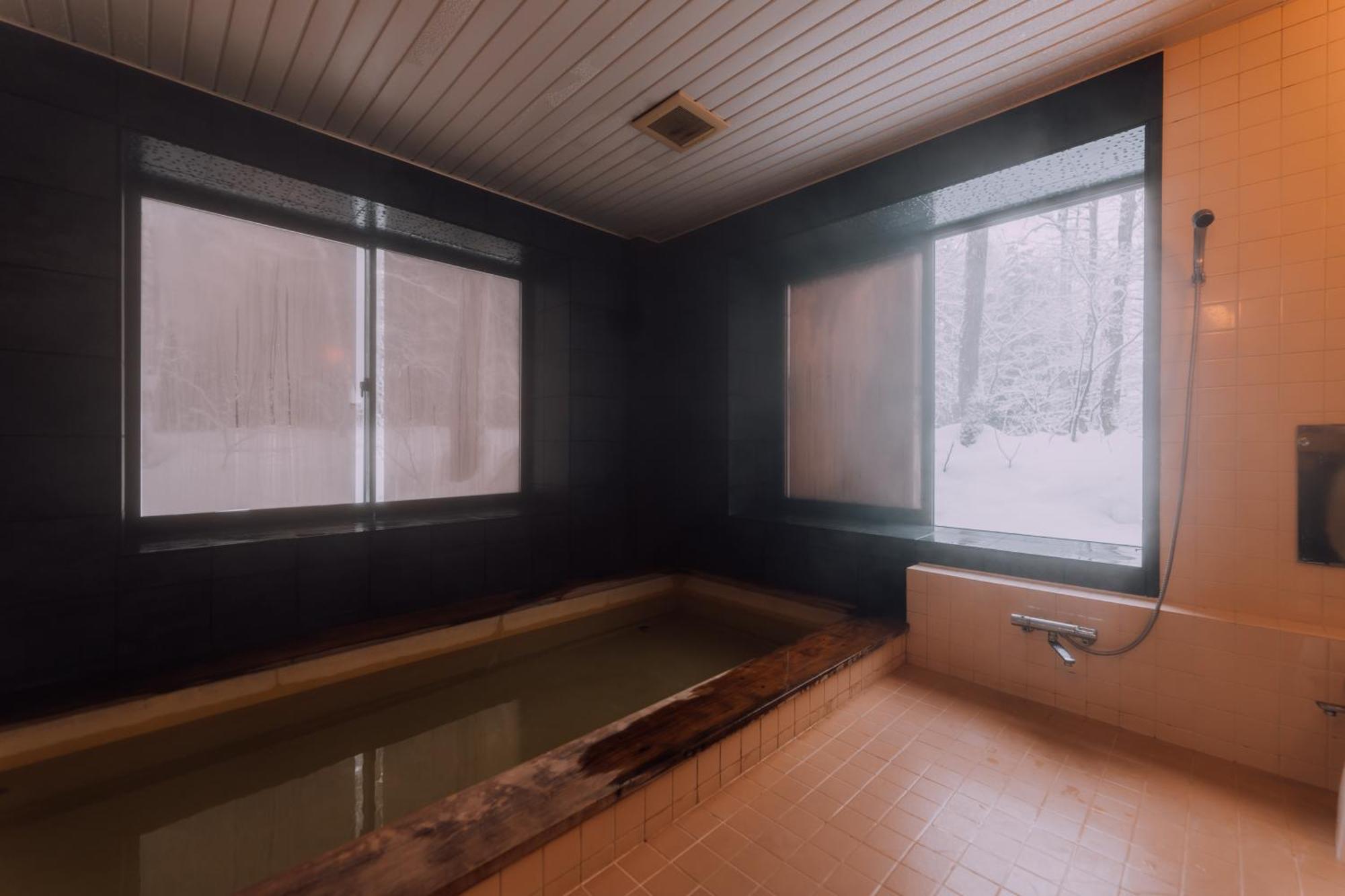 Double Black Hotel Hakuba Exterior photo